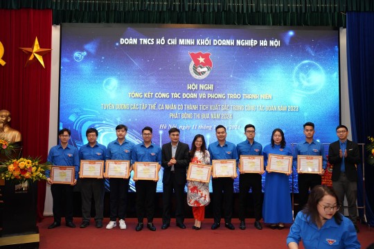 ĐOÀN THANH NIÊN HANEL ĐƯỢC TRAO TẶNG BẰNG KHEN CỦA THÀNH ĐOÀN HÀ NỘI VÀ CỜ THI ĐUA CỦA ĐOÀN KHỐI DOANH NGHIỆP HÀ NỘI